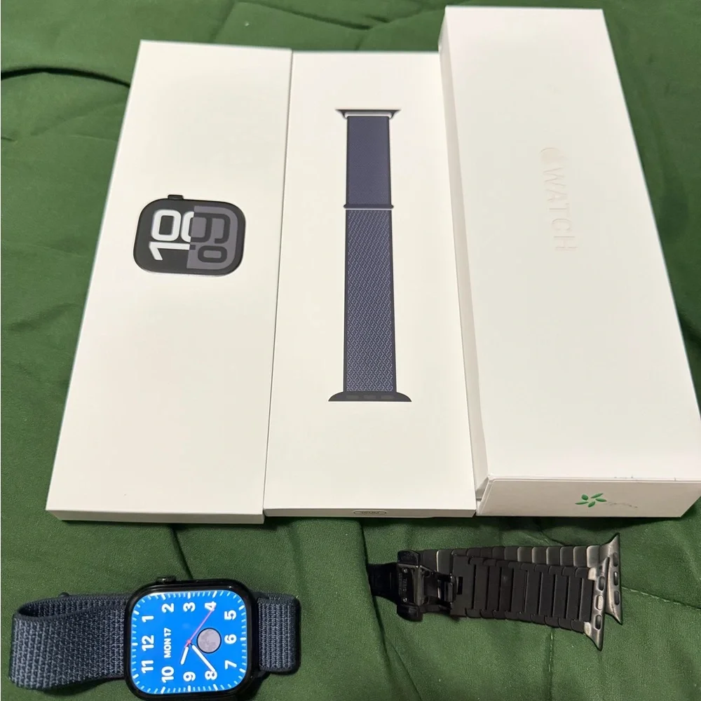 Apple Watch Series 10 46mm - Picture 3 of 3